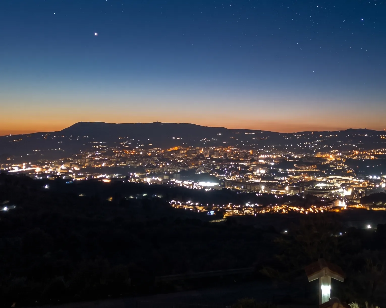 Vicoli, aiuole e palazzi. La città nella letteratura per ragazzi.